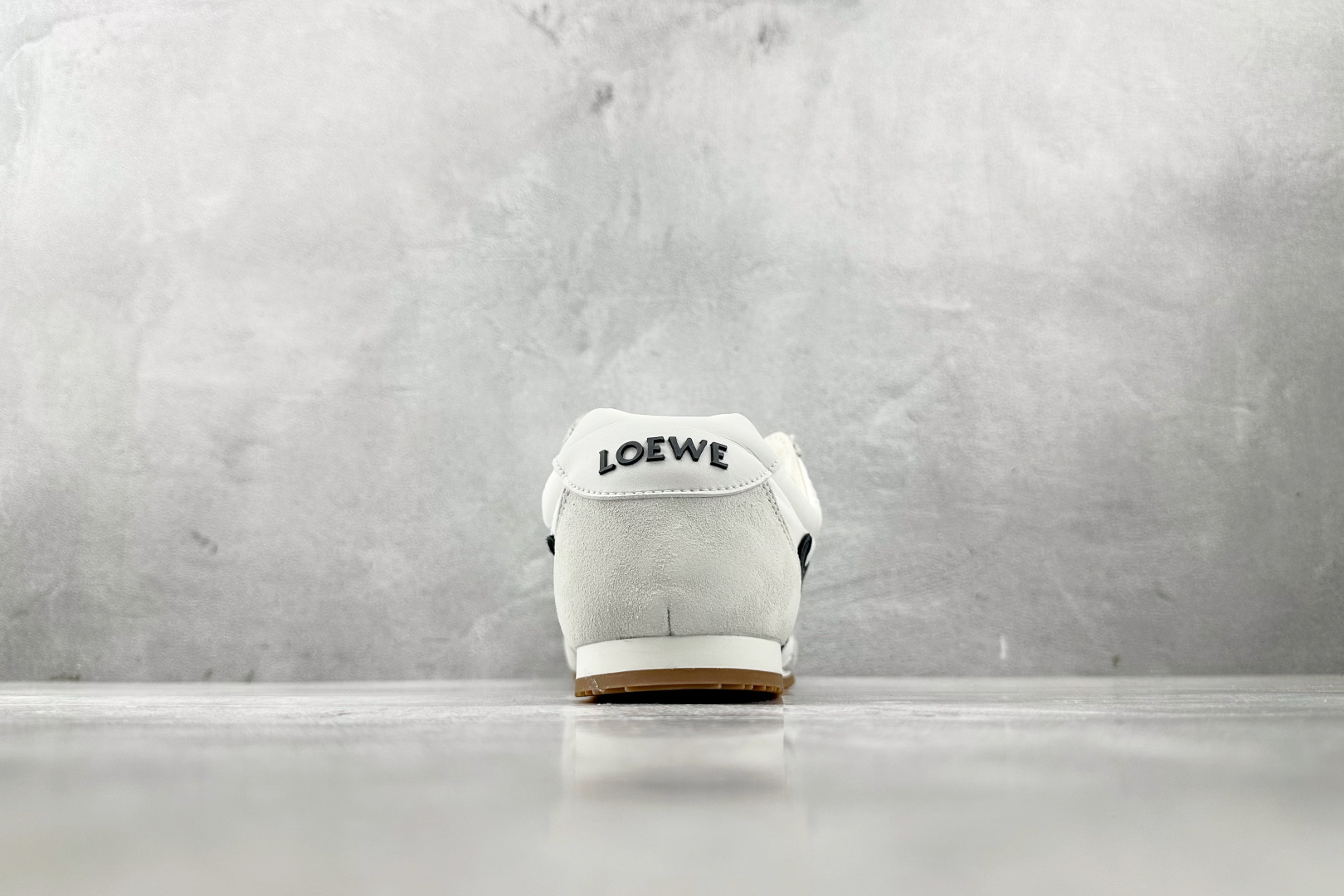 LOEWE罗意威 Ballet Runner 2.0 白色 M816282XB3-2101