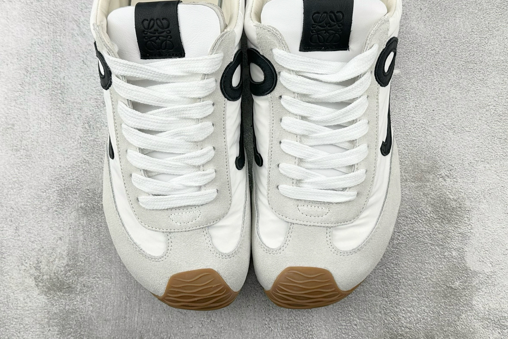 LOEWE罗意威 Ballet Runner 2.0 白色 M816282XB3-2101