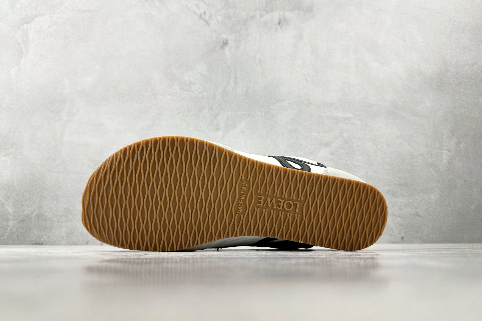 LOEWE罗意威 Ballet Runner 2.0 白色 M816282XB3-2101