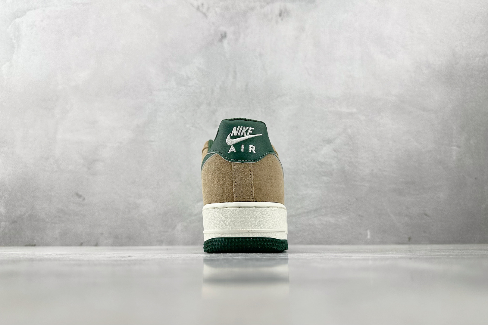 Nike Air Force 1 '07 LV8 白褐绿 FQ8714-203