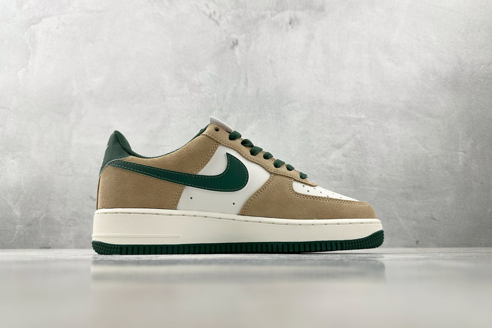 Nike Air Force 1 '07 LV8 白褐绿 FQ8714-203