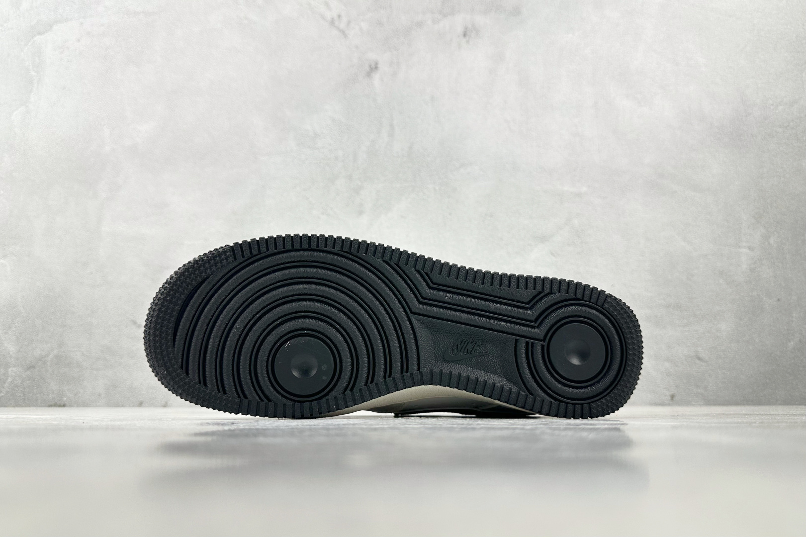 Nike Air Force 1'07 斯图西 联名 米白黑 KK1988-093