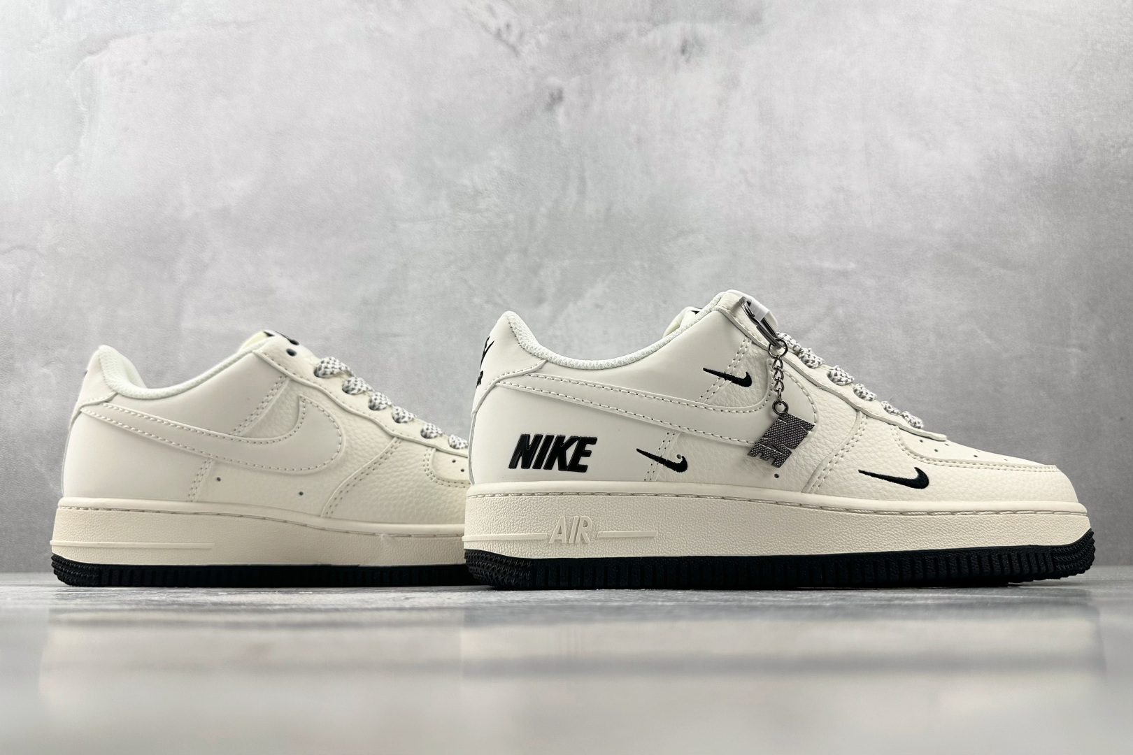 Nike Air Force 1'07 NIKE 联名 米白黑 XX3168-183