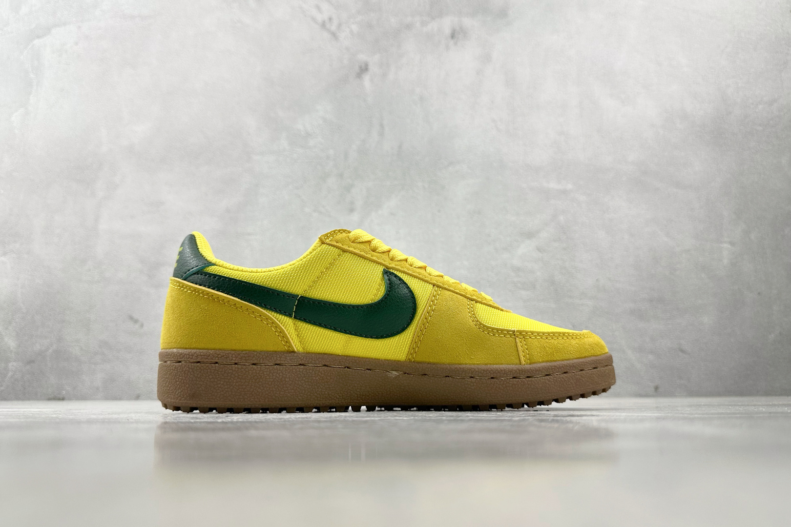 Nike Field General 暗黄色 HF3165-700