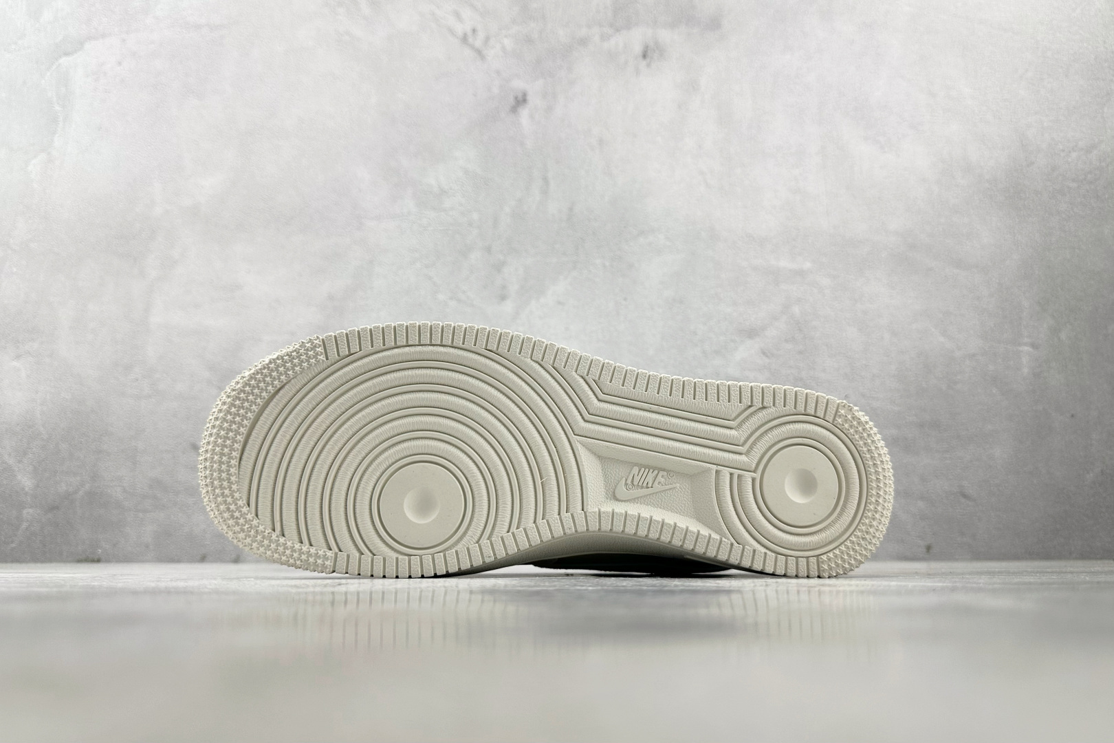 Nike Air Force 1'07 Supreme 联名 米白 CS5288-011