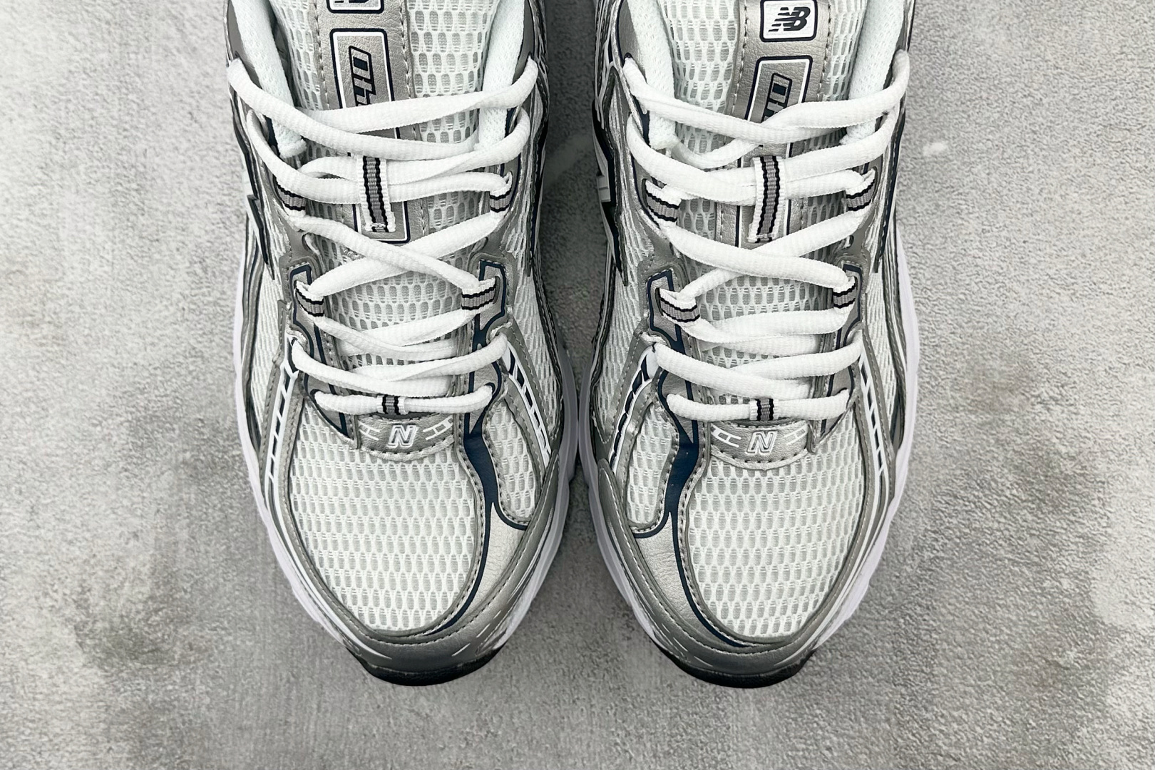 K13 
New Balance NB 740 Y2K 白色

货号：U740WN2
尺码：36 36.