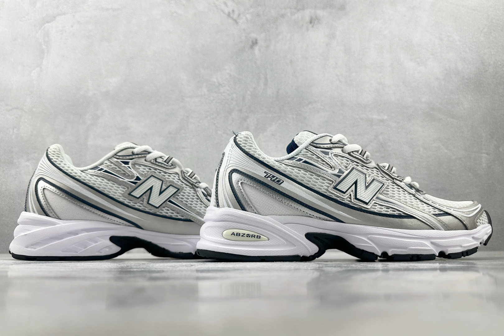 K13 
New Balance NB 740 Y2K 白色

货号：U740WN2
尺码：36 36.