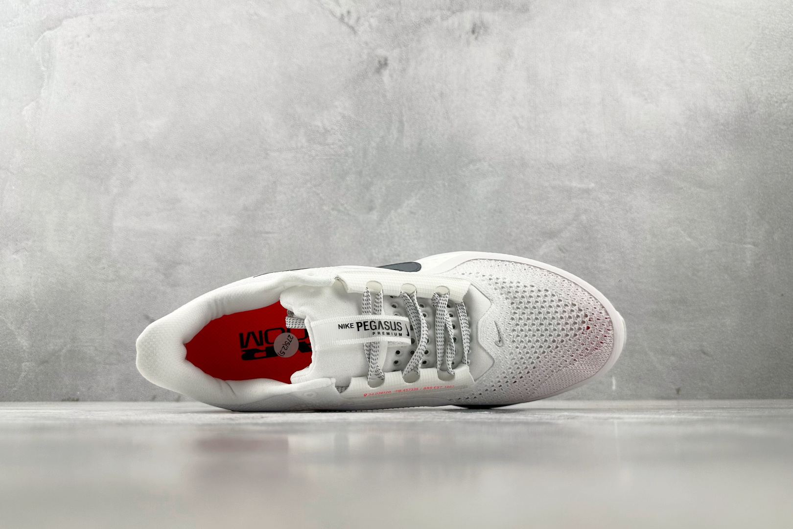 Nike Pegasus Premium 白红色 HQ2592-101