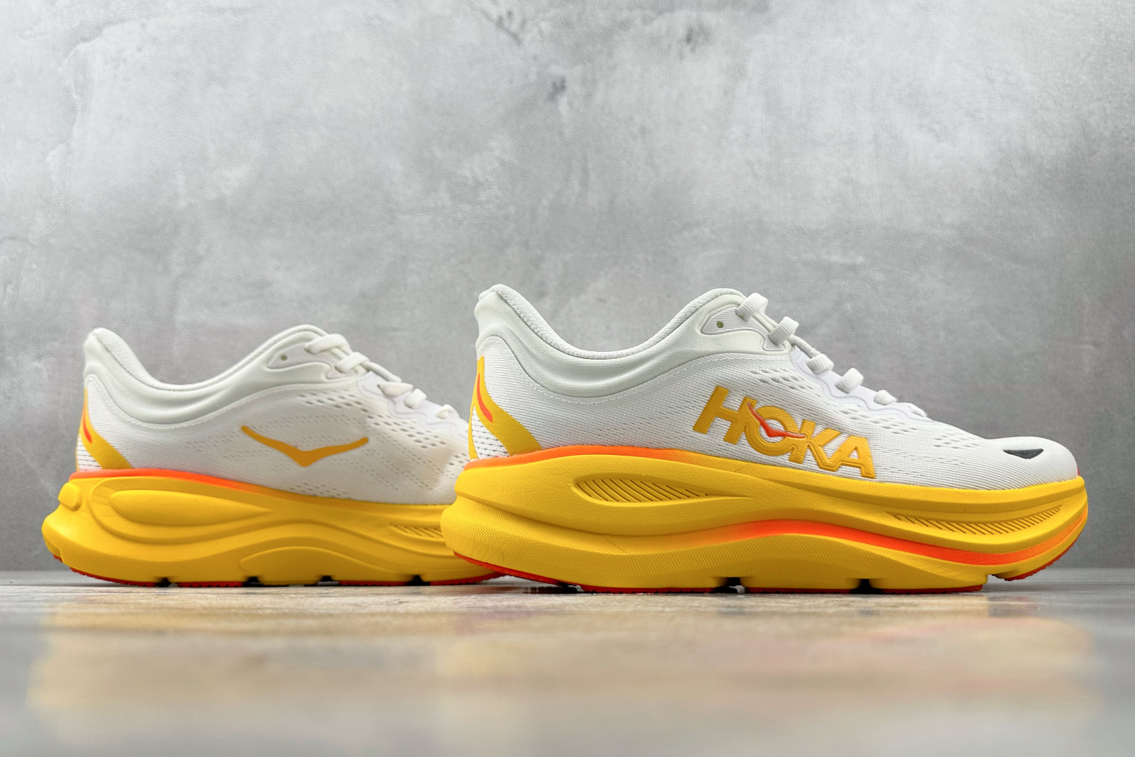 HOKA ONE ONE Bondi 9白橙 1162012-FNF
