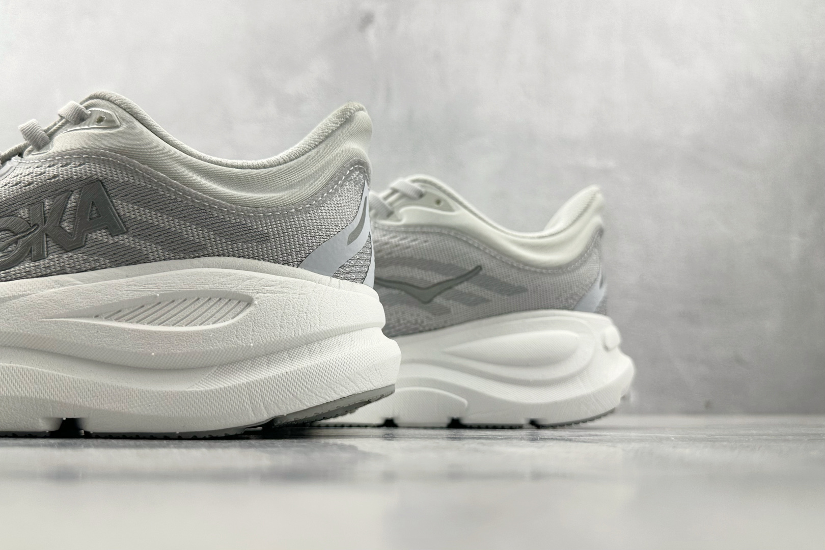 HOKA ONE ONE Bondi 9 星尘银 1162012-SDST