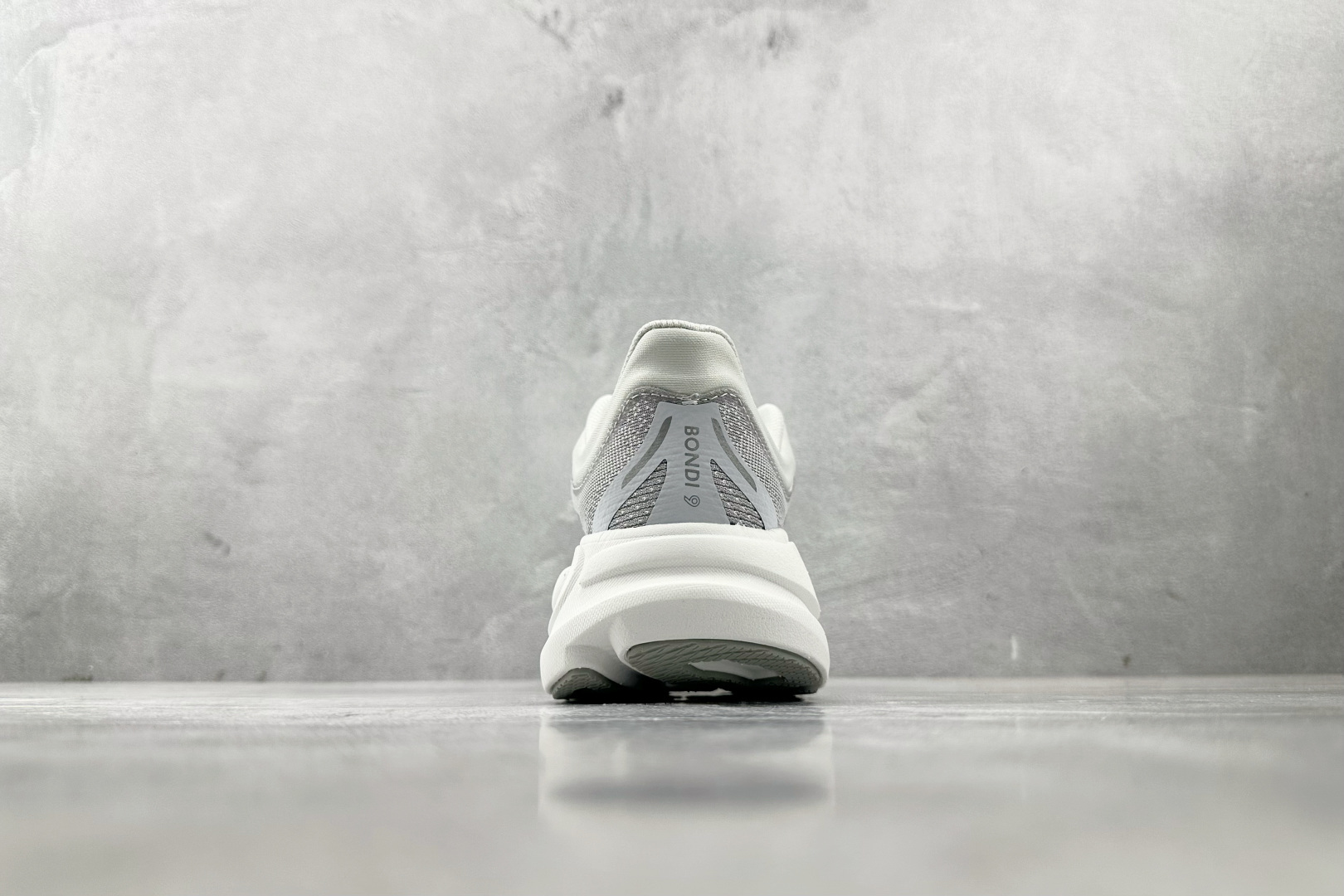 HOKA ONE ONE Bondi 9 星尘银 1162012-SDST