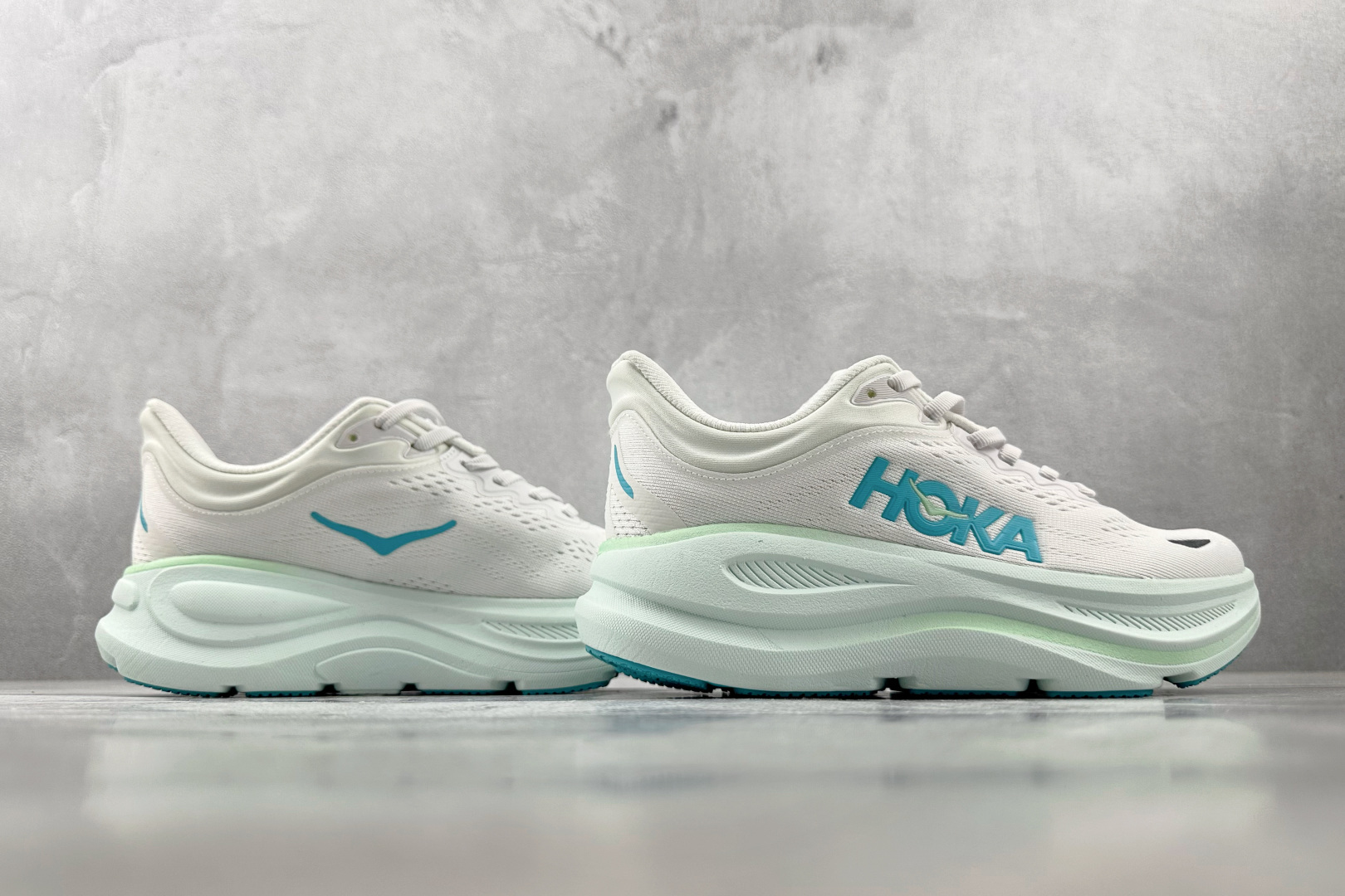 HOKA ONE ONE Bondi 9 白色 1162012-FTCL