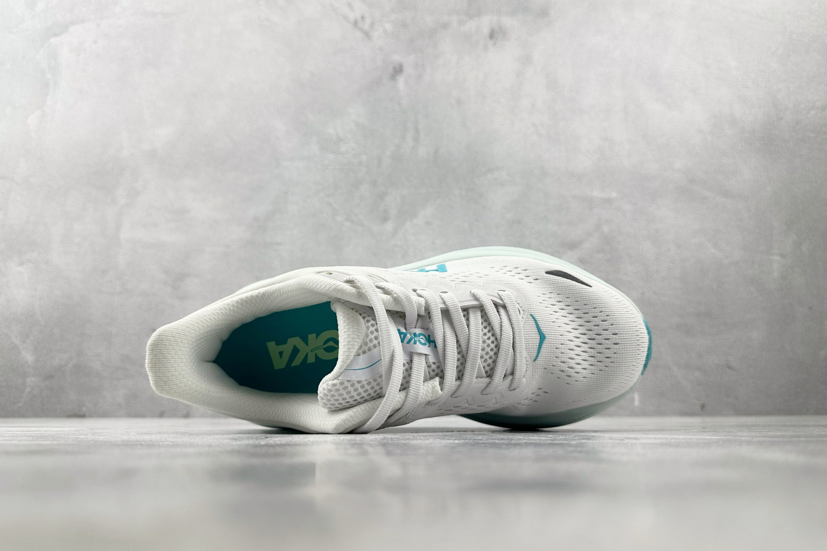HOKA ONE ONE Bondi 9 白色 1162012-FTCL
