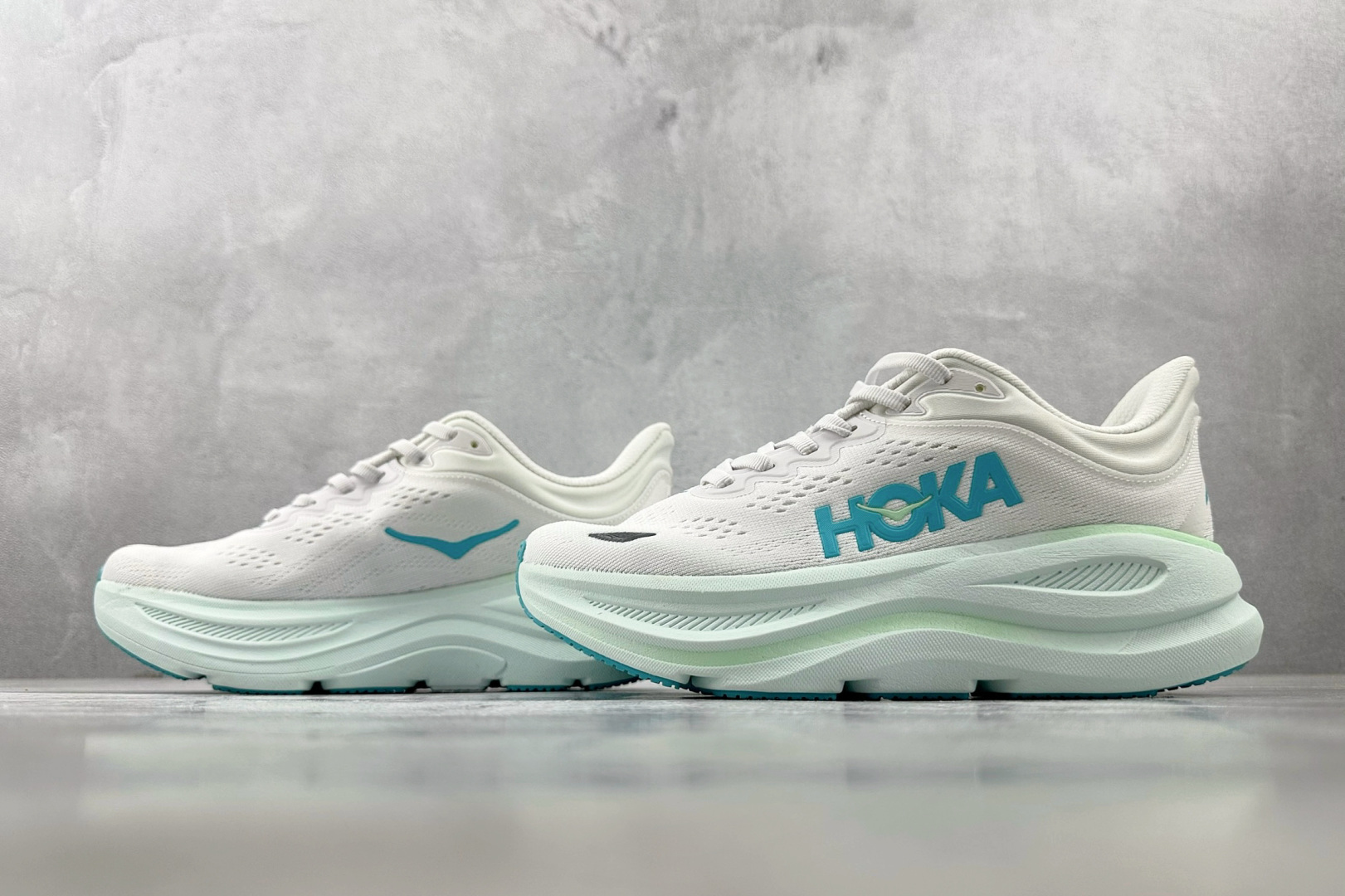 HOKA ONE ONE Bondi 9 白色 1162012-FTCL