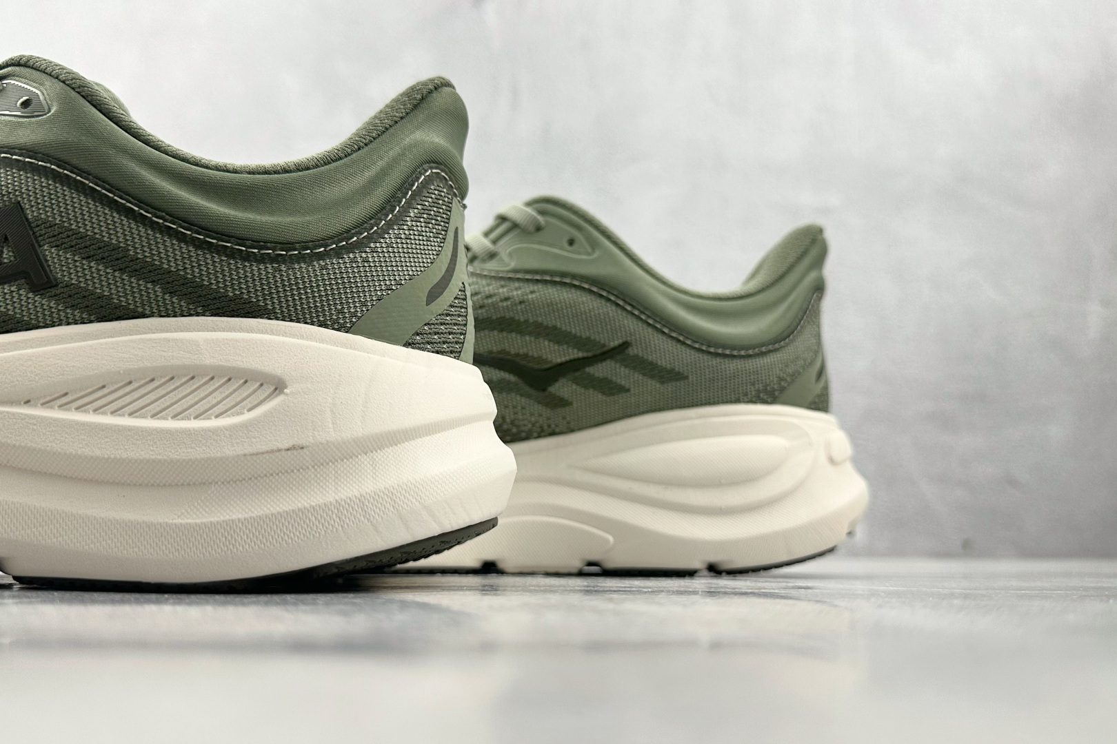 HOKA ONE ONE Bondi 9 绿色 1162011-SSSC