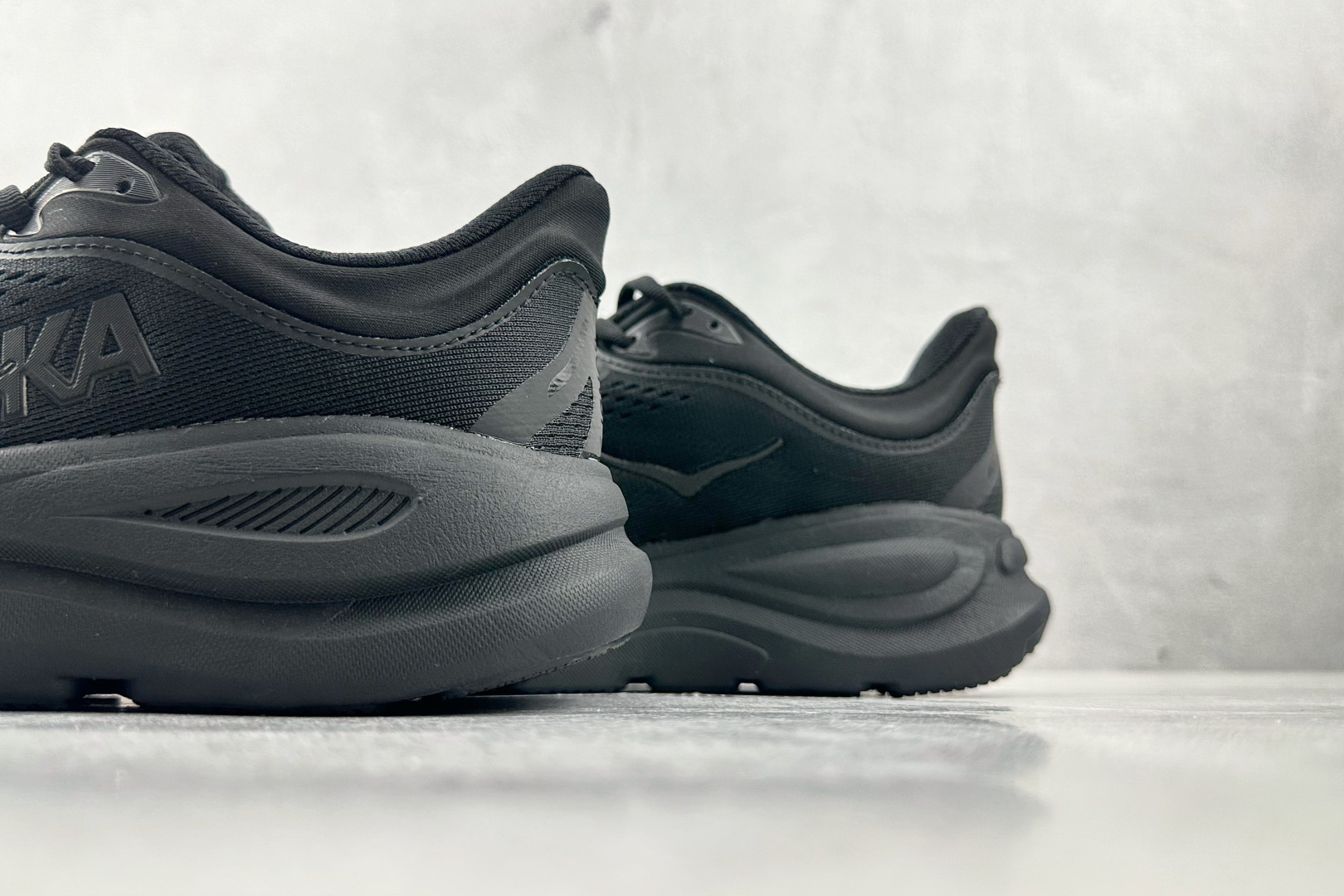 HOKA ONE ONE Bondi 9 黑色 1162012-BBLC