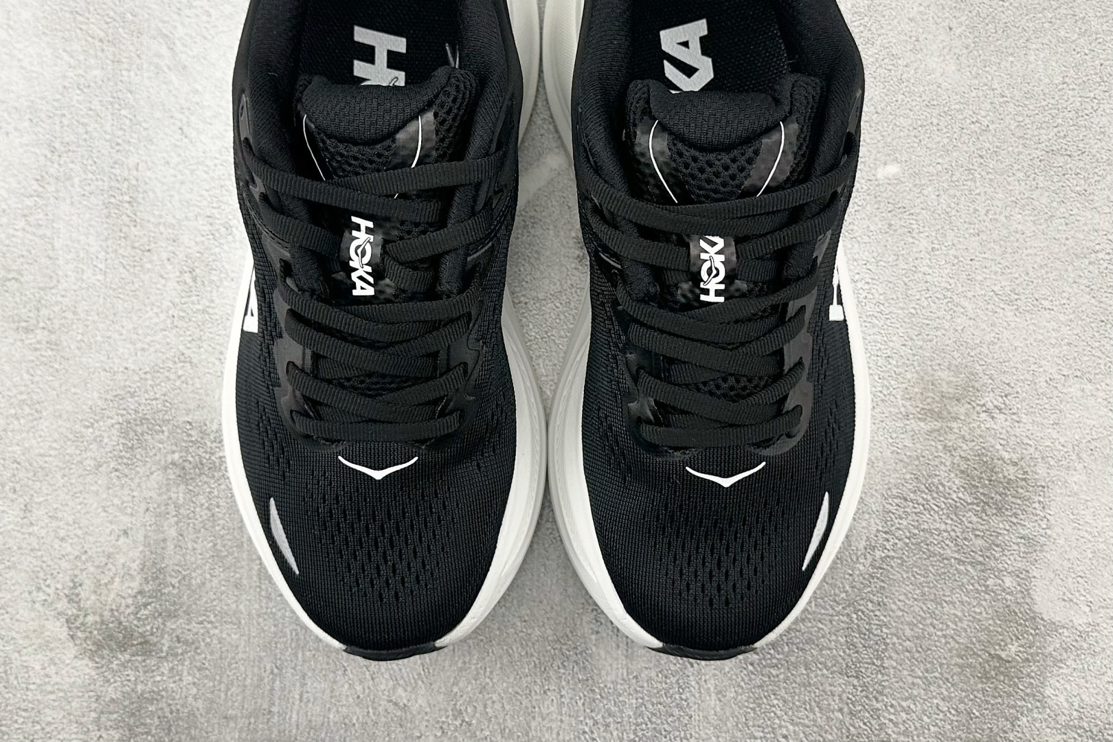 HOKA ONE ONE Bondi 9 黑色 1162012-BWHT