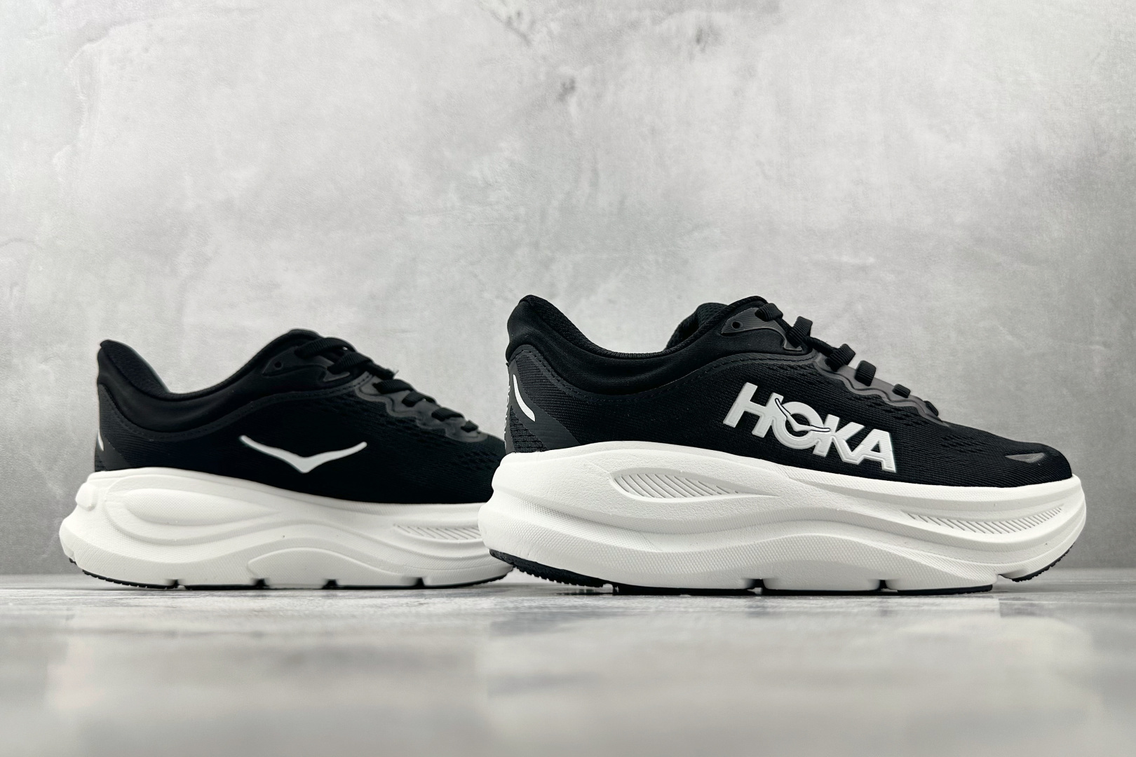 HOKA ONE ONE Bondi 9 黑色 1162012-BWHT