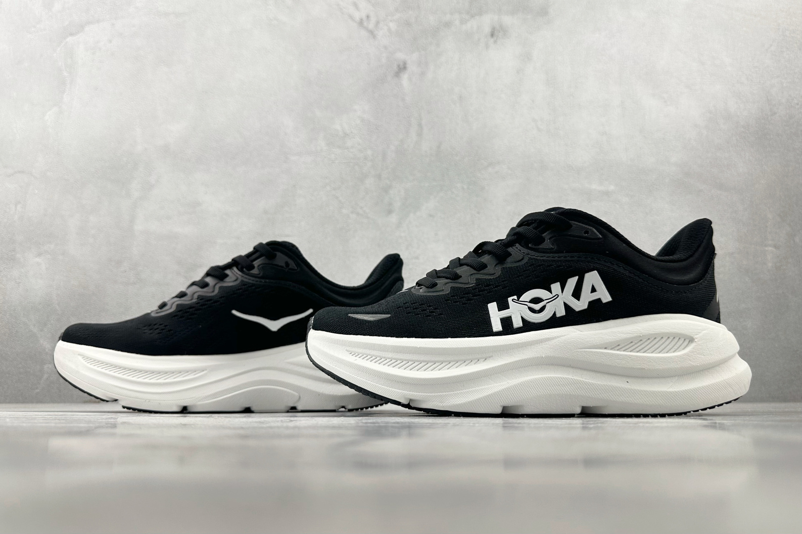 HOKA ONE ONE Bondi 9 黑色 1162012-BWHT