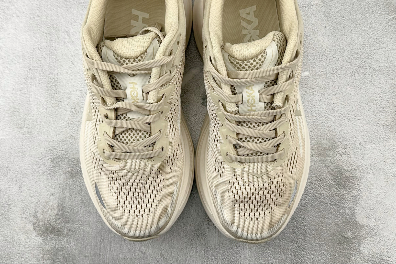 HOKA ONE ONE Bondi 9 米色 1162011-OLTM