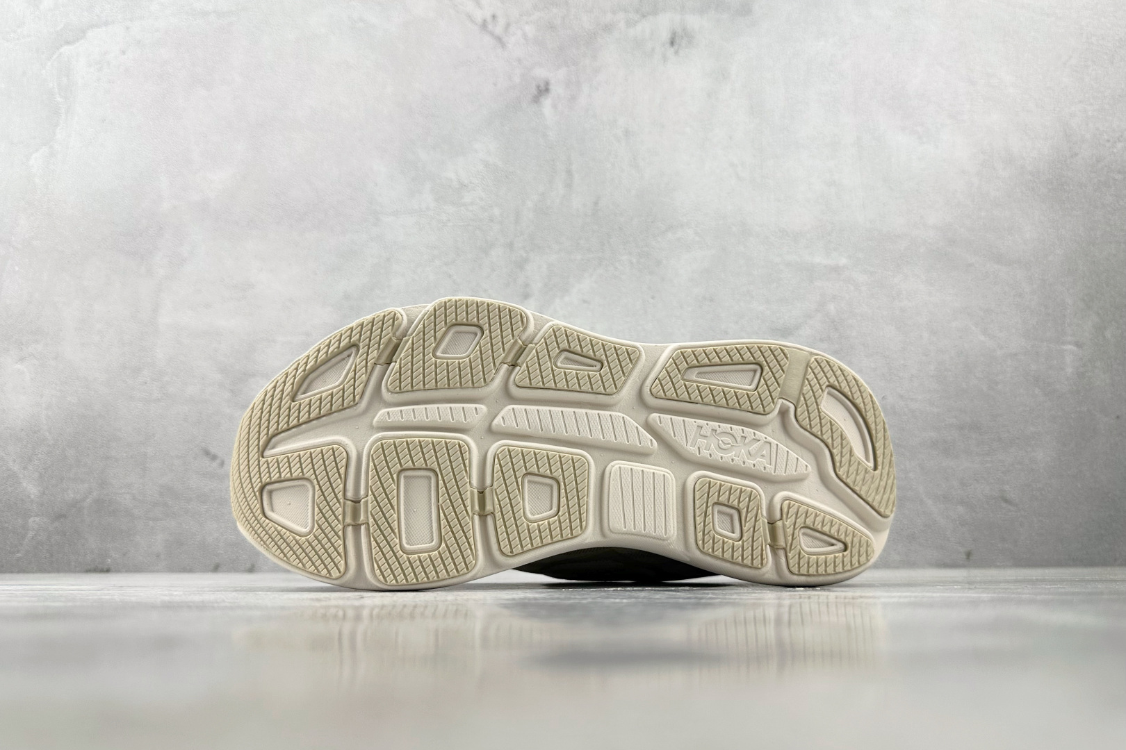 HOKA ONE ONE Bondi 9 米色 1162011-OLTM
