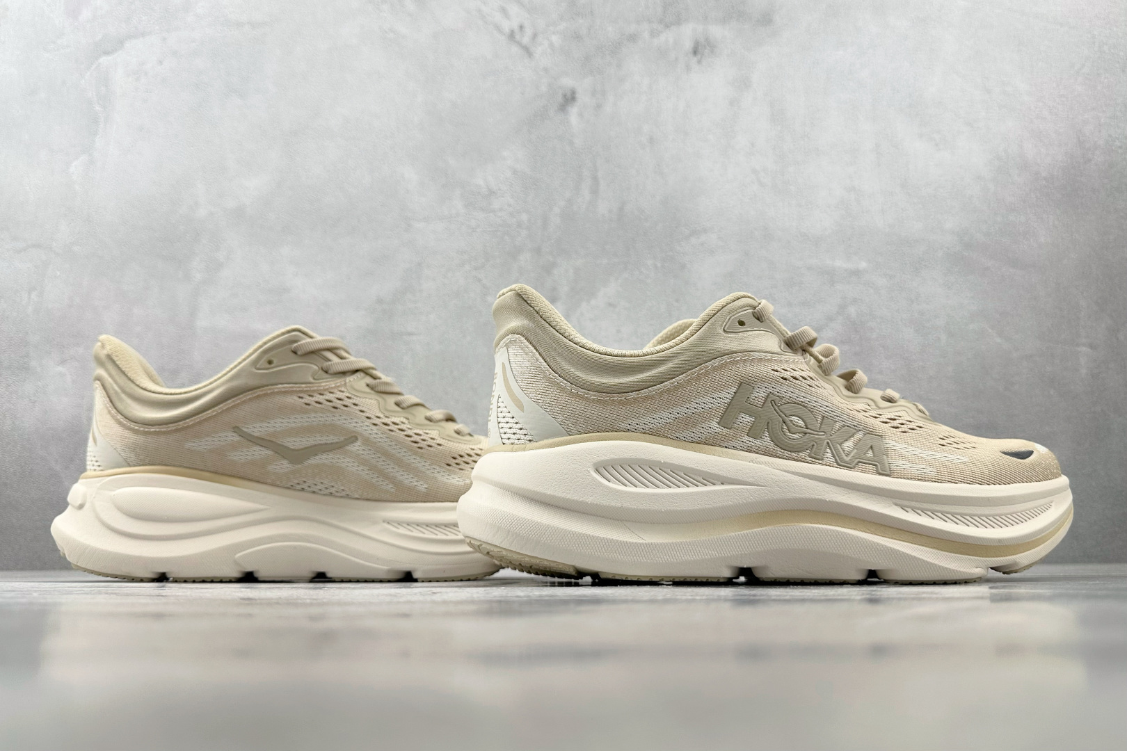 HOKA ONE ONE Bondi 9 米色 1162011-OLTM