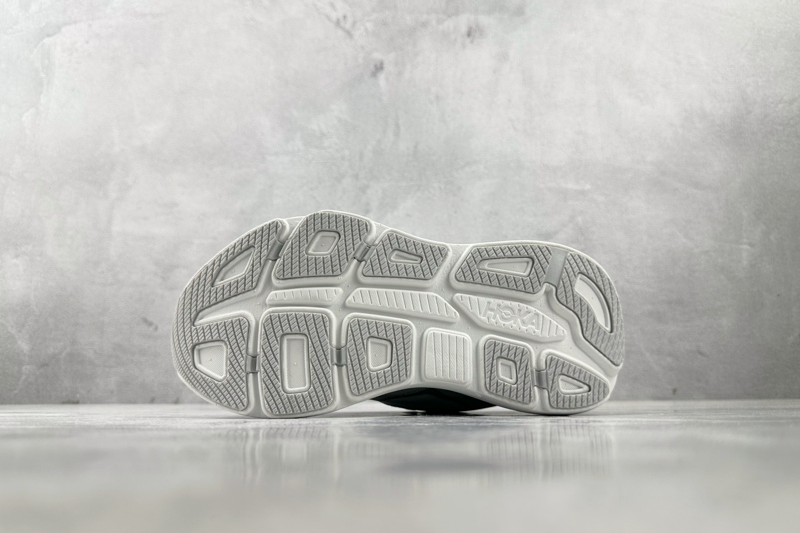 HOKA ONE ONE Bondi 9 灰色 1162014-CYWH