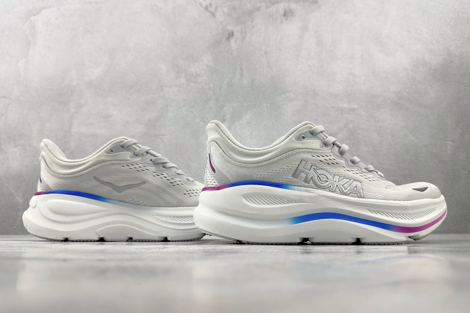 HOKA ONE ONE Bondi 9 灰色 1162014-CYWH