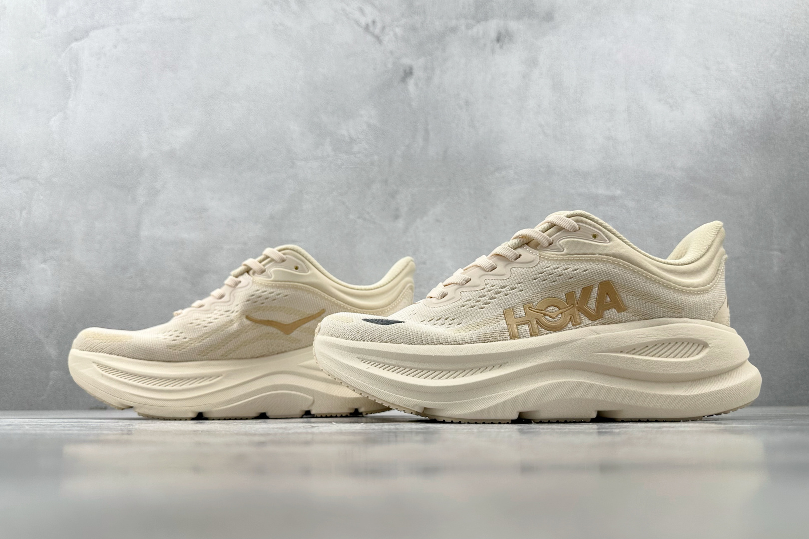 HOKA ONE ONE Bondi 9 米色 1162014-VCH