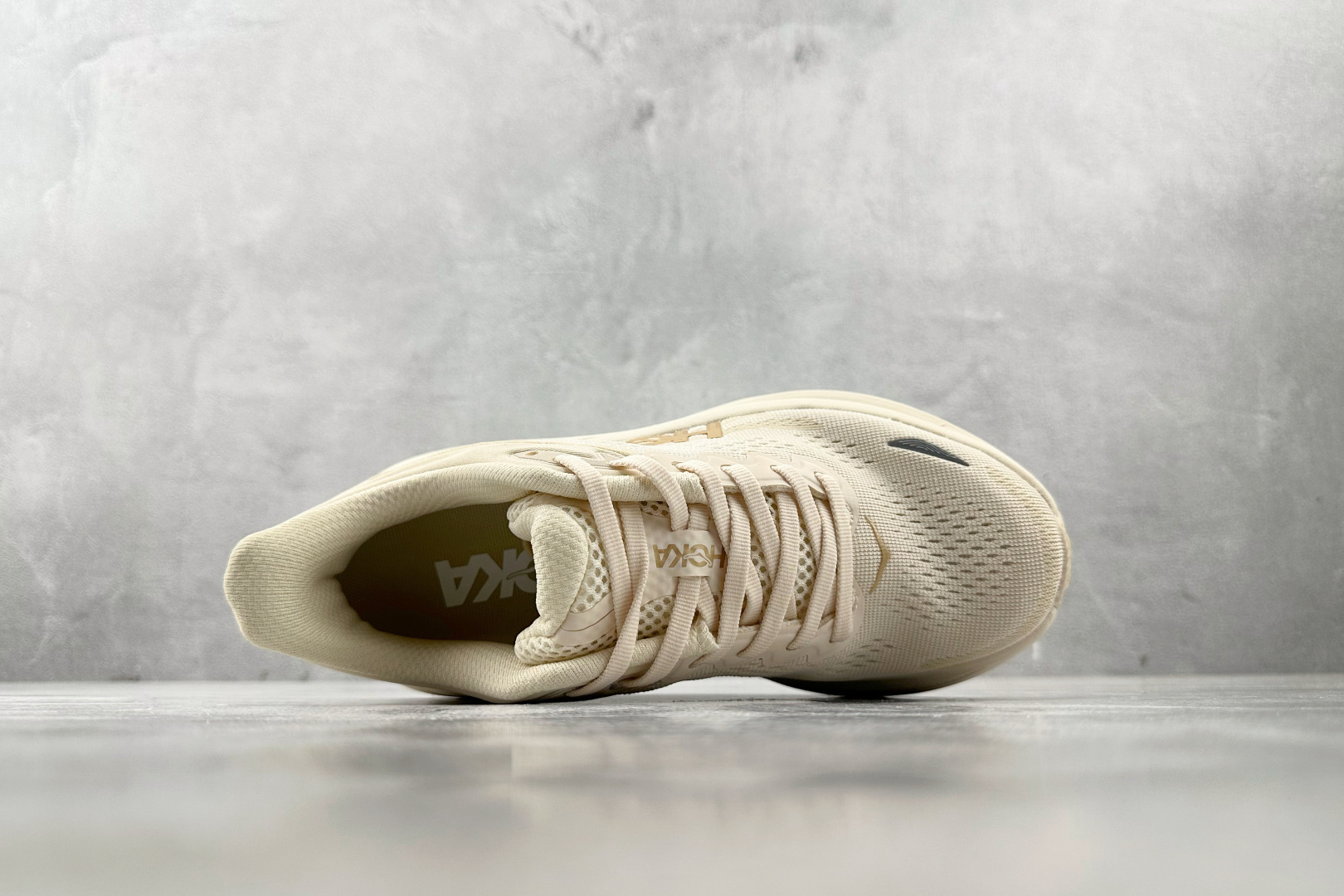 HOKA ONE ONE Bondi 9 米色 1162014-VCH