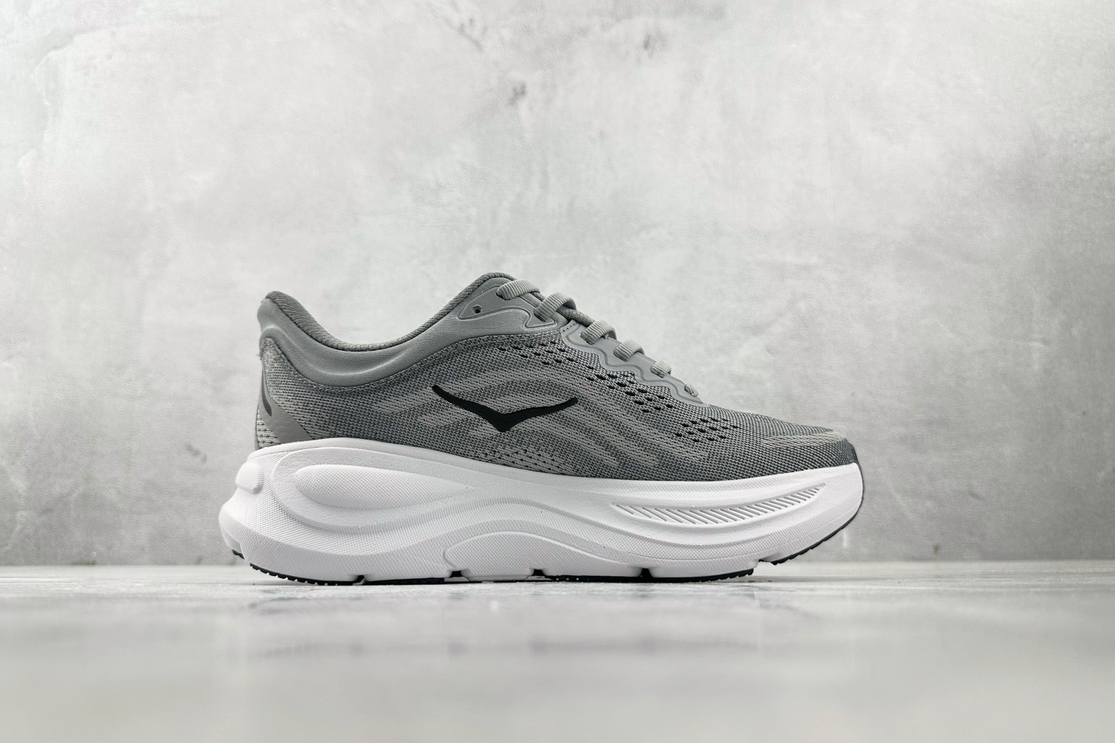 HOKA ONE ONE Bondi 9 灰色 1162013-GCTC