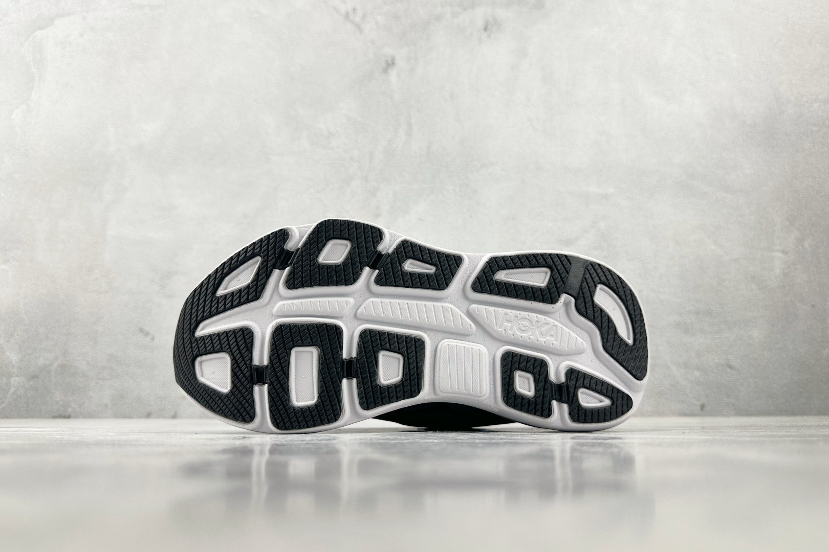 HOKA ONE ONE Bondi 9 灰色 1162013-GCTC