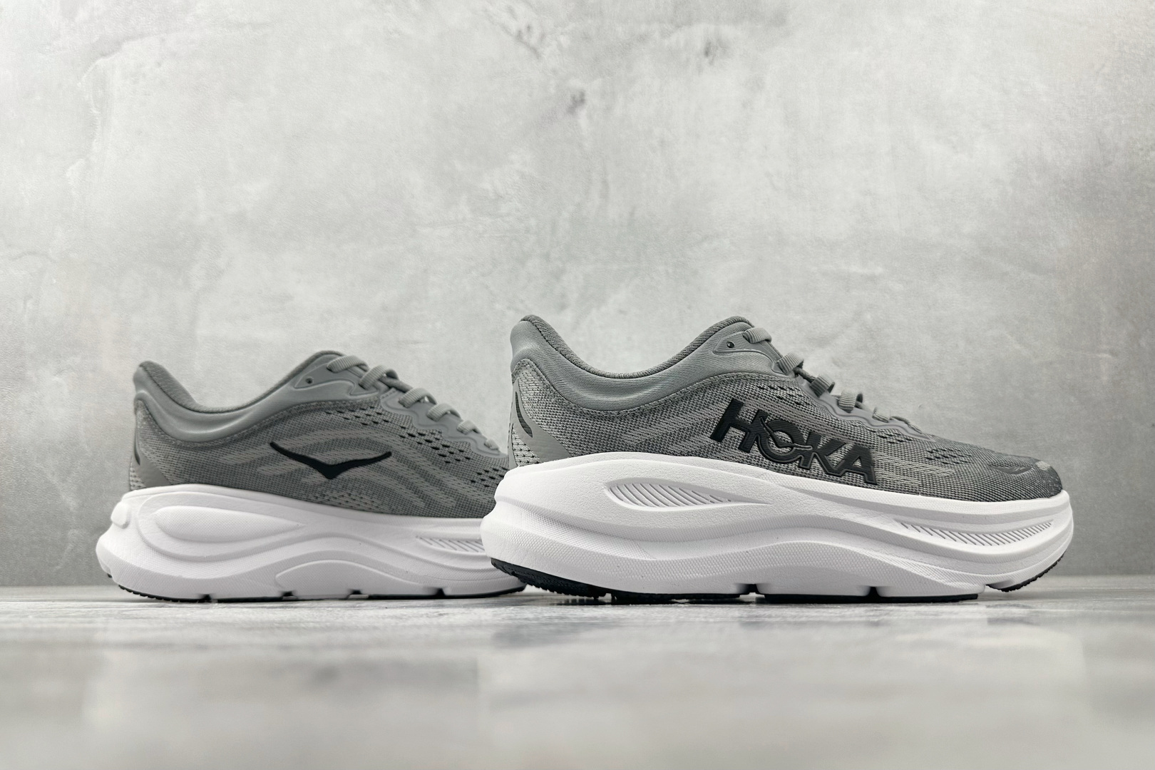 HOKA ONE ONE Bondi 9 灰色 1162013-GCTC