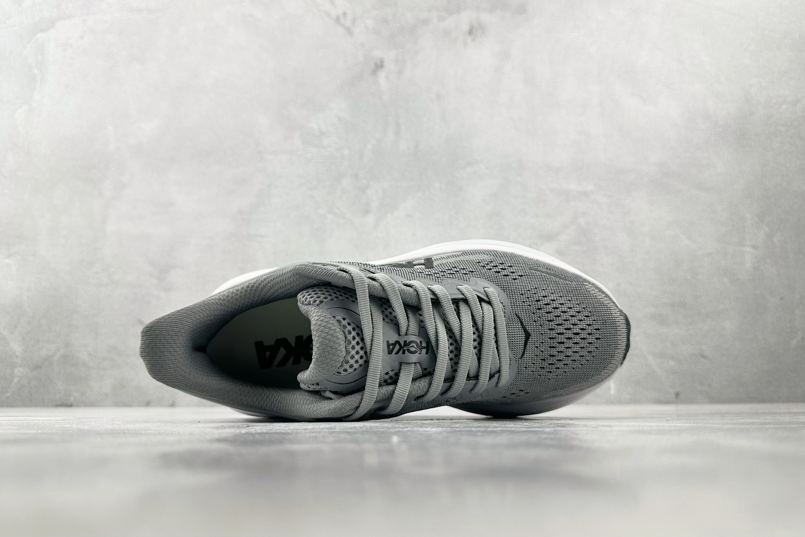 HOKA ONE ONE Bondi 9 灰色 1162013-GCTC