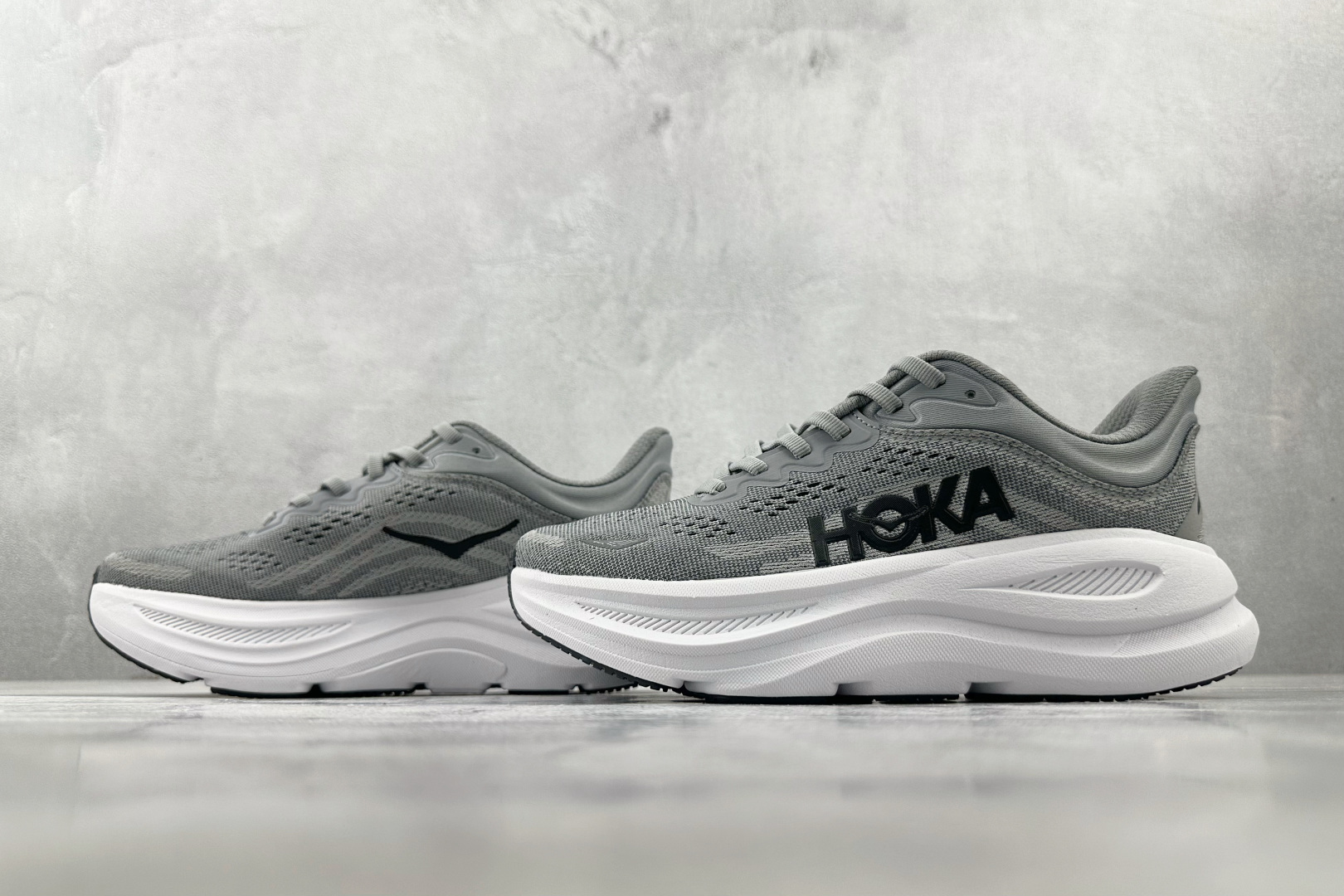 HOKA ONE ONE Bondi 9 灰色 1162013-GCTC
