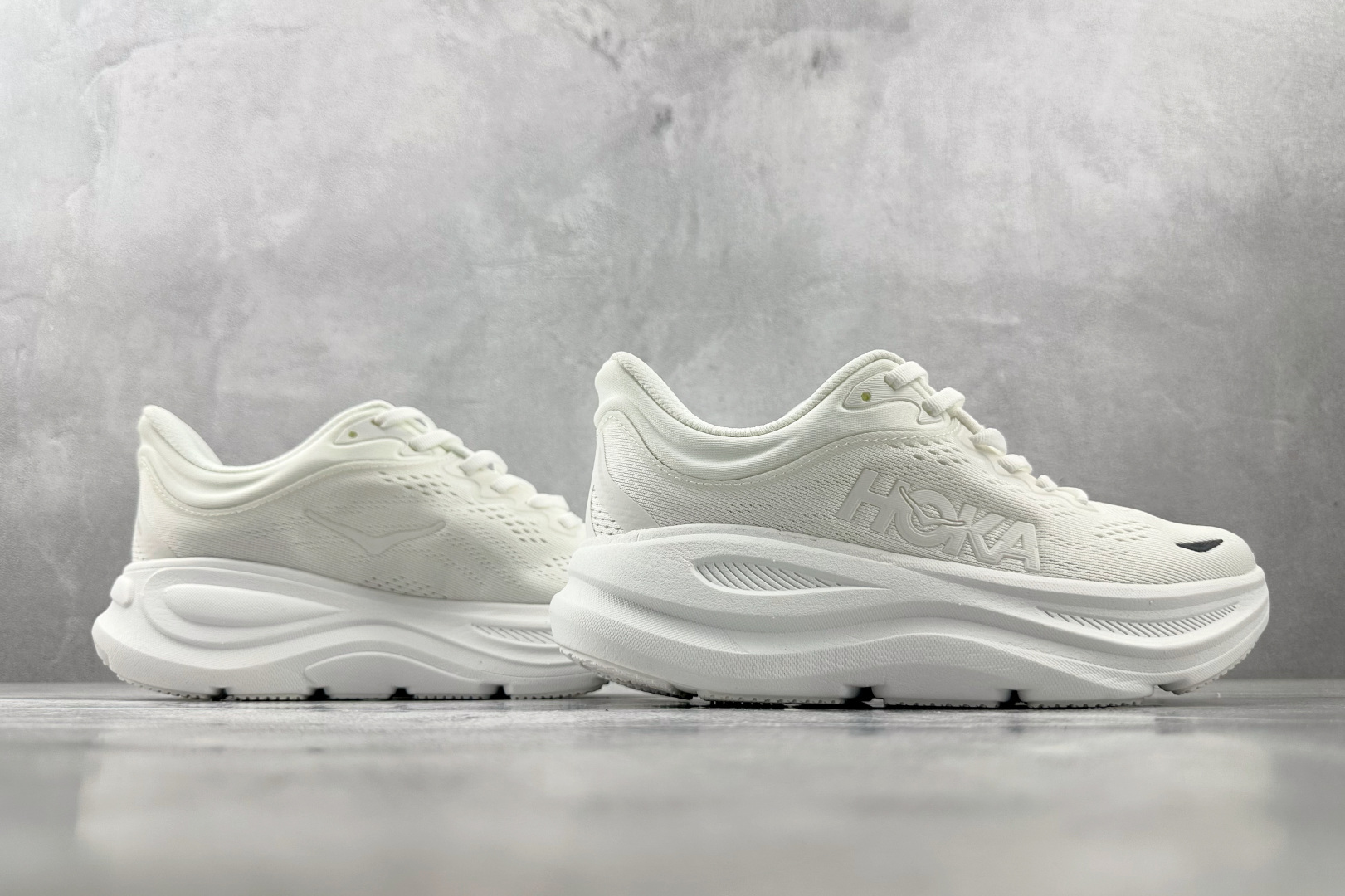HOKA ONE ONE Bondi 9 白色 1162014-WWH