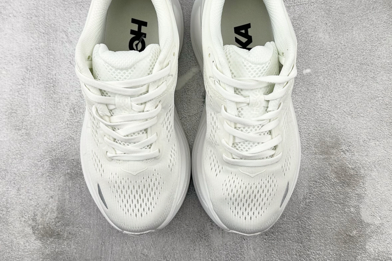 HOKA ONE ONE Bondi 9 白色 1162014-WWH