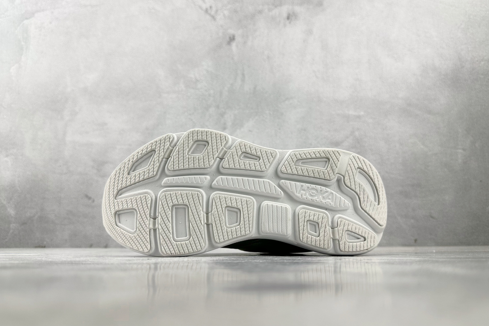 HOKA ONE ONE Bondi 9 白色 1162014-WWH