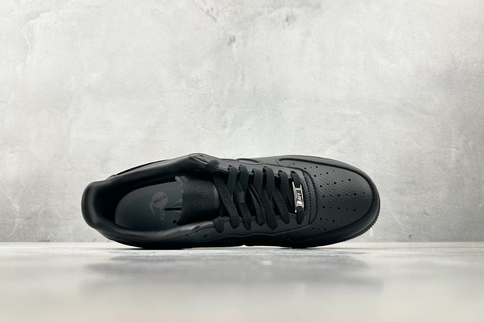 
全新版本升级  Nike Air Force 1 红心桃黑

货号：CZ8065 001
尺码：35.