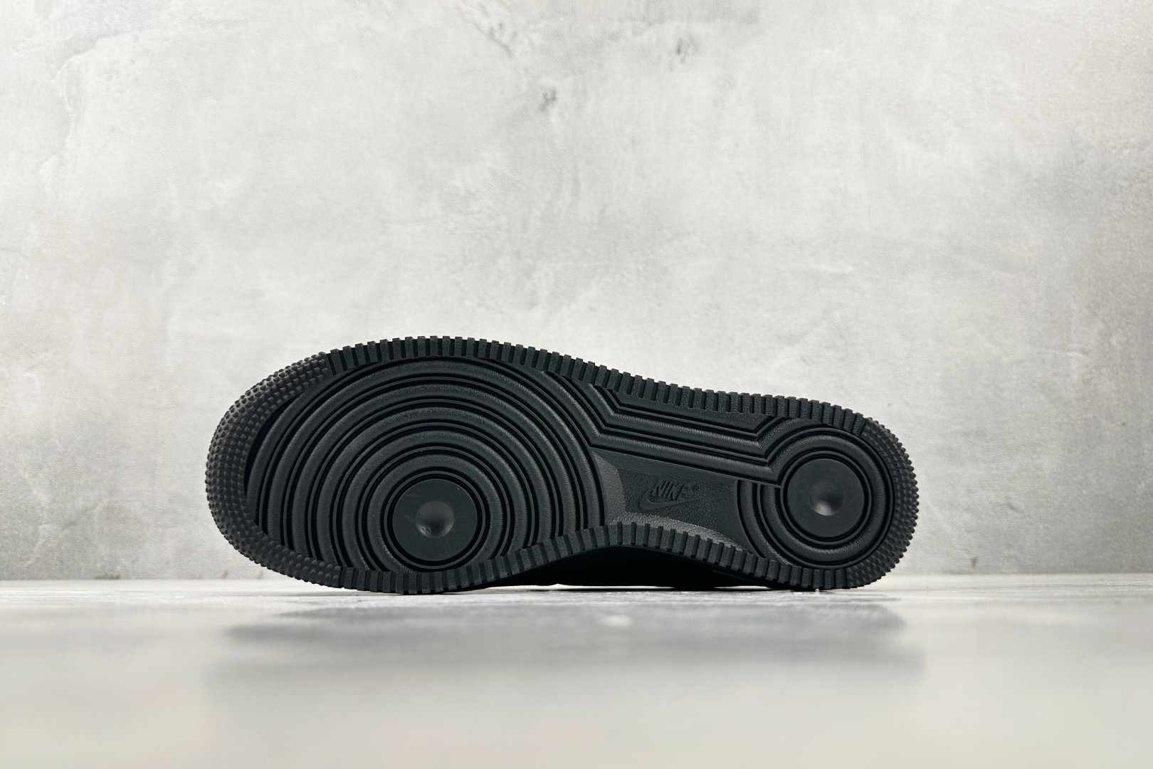 
全新版本升级  Nike Air Force 1 红心桃黑

货号：CZ8065 001
尺码：35.