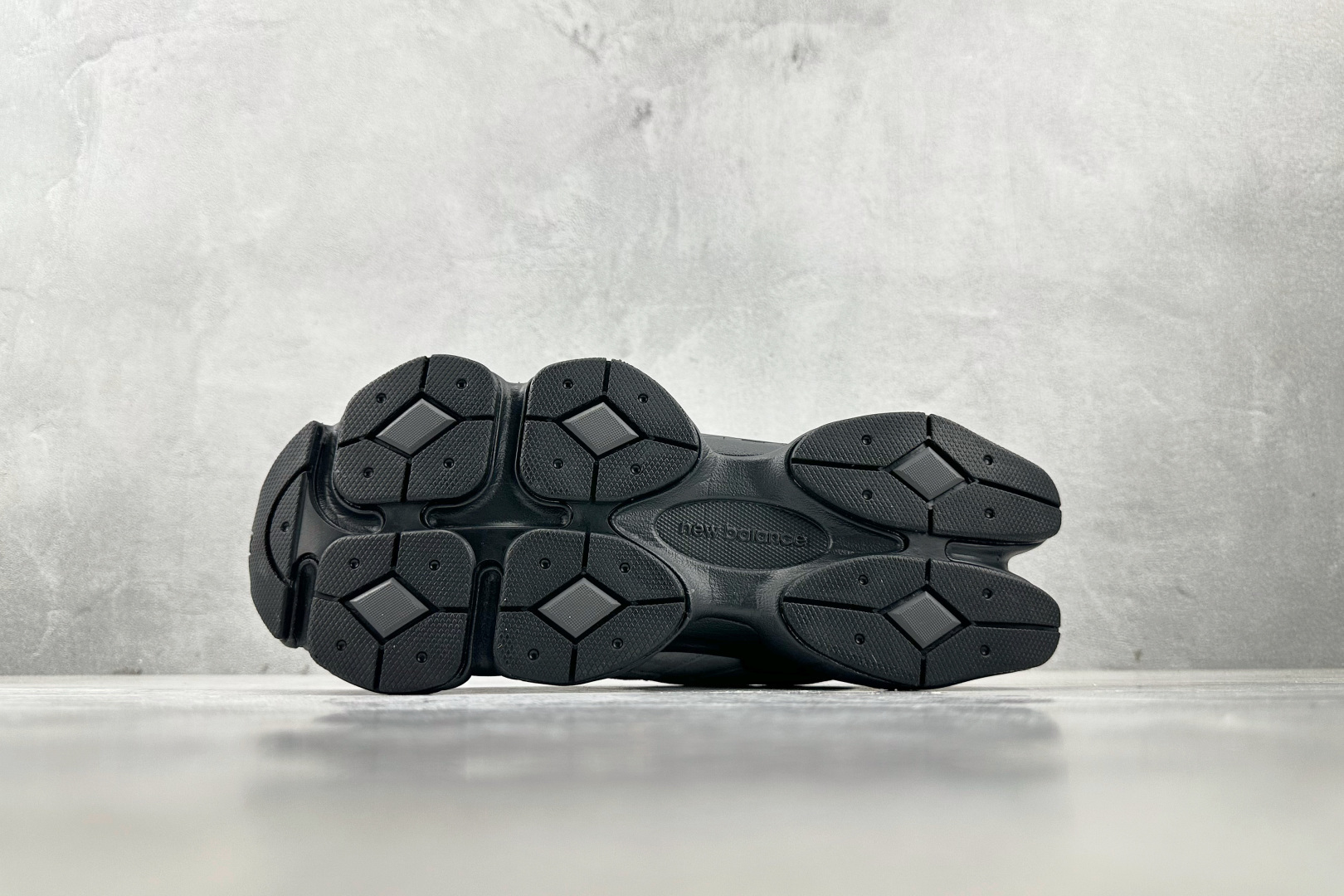 大厂出品 New Balance NB 9060 灰黑色 U9060JBO