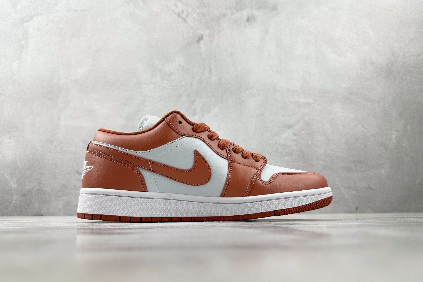 Jordan Air Jordan 1 Low ”Pink Salmon” 白红 DC0774-080