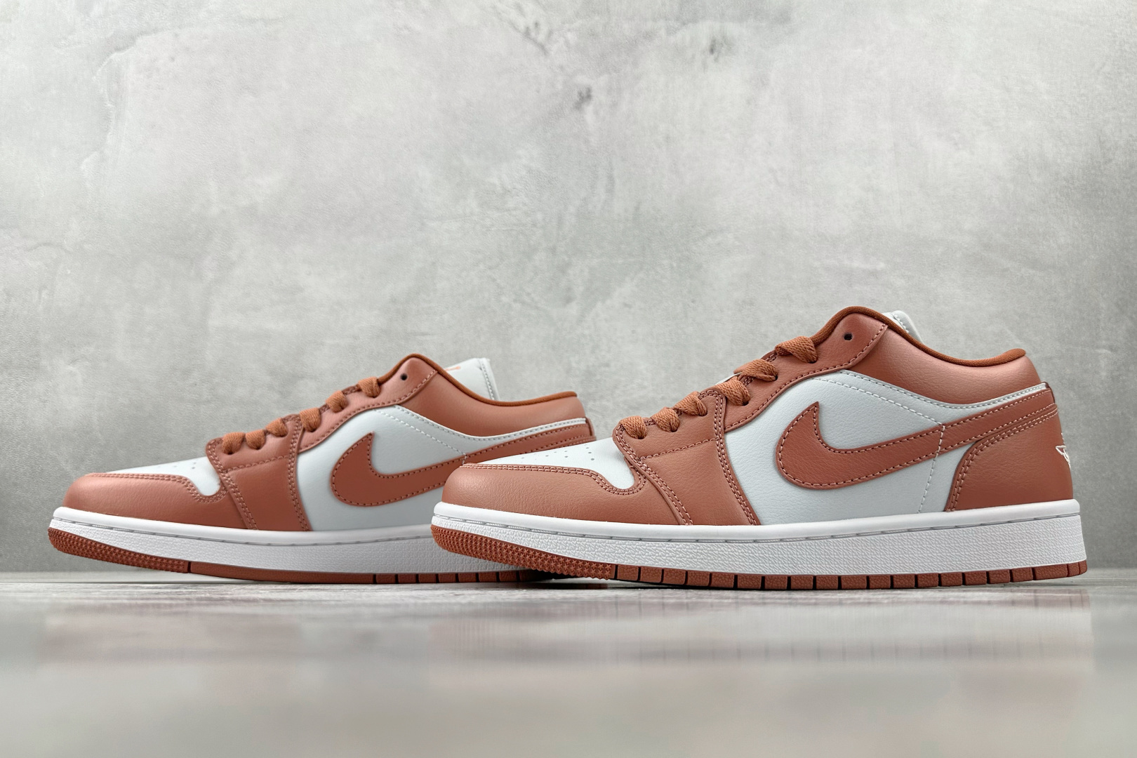 Jordan Air Jordan 1 Low ”Pink Salmon” 白红 DC0774-080