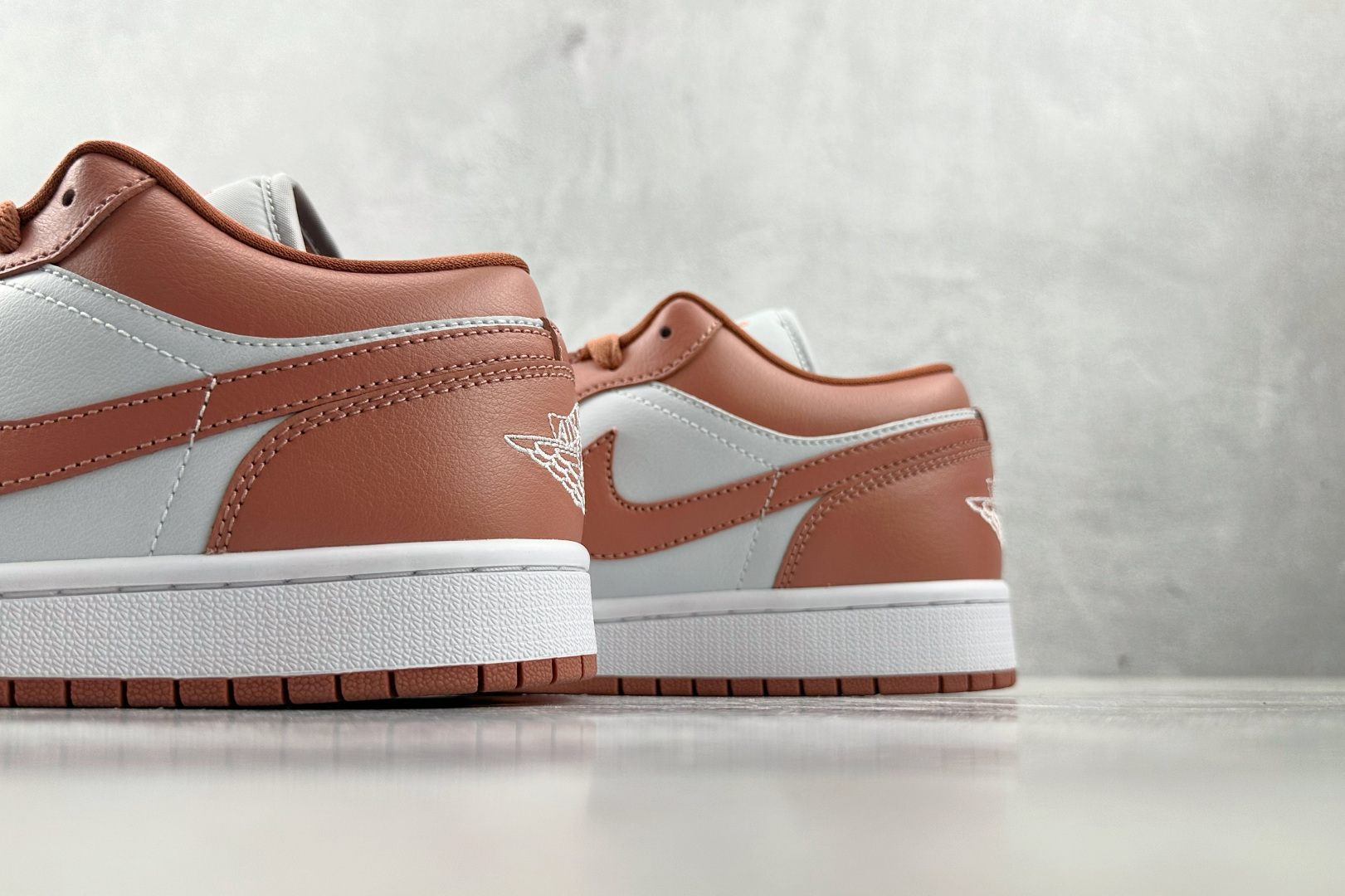Jordan Air Jordan 1 Low ”Pink Salmon” 白红 DC0774-080