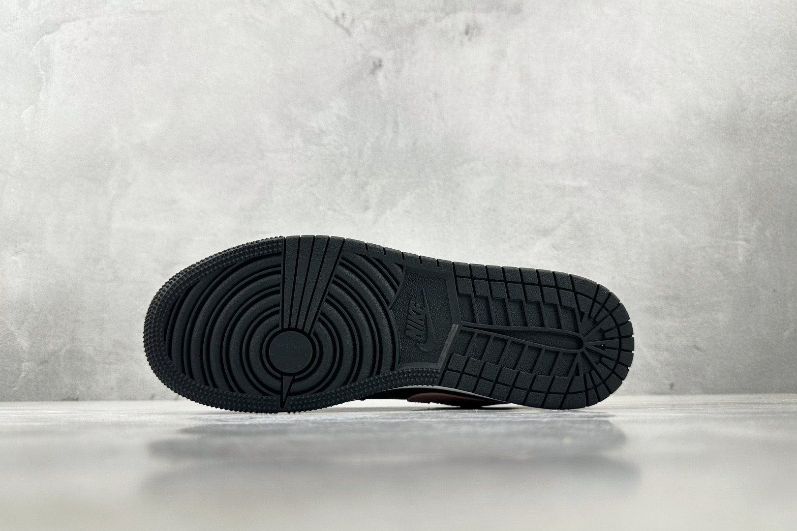 Jordan Air Jordan 1 low ”crimson tint” 黑粉脚趾 553558-034