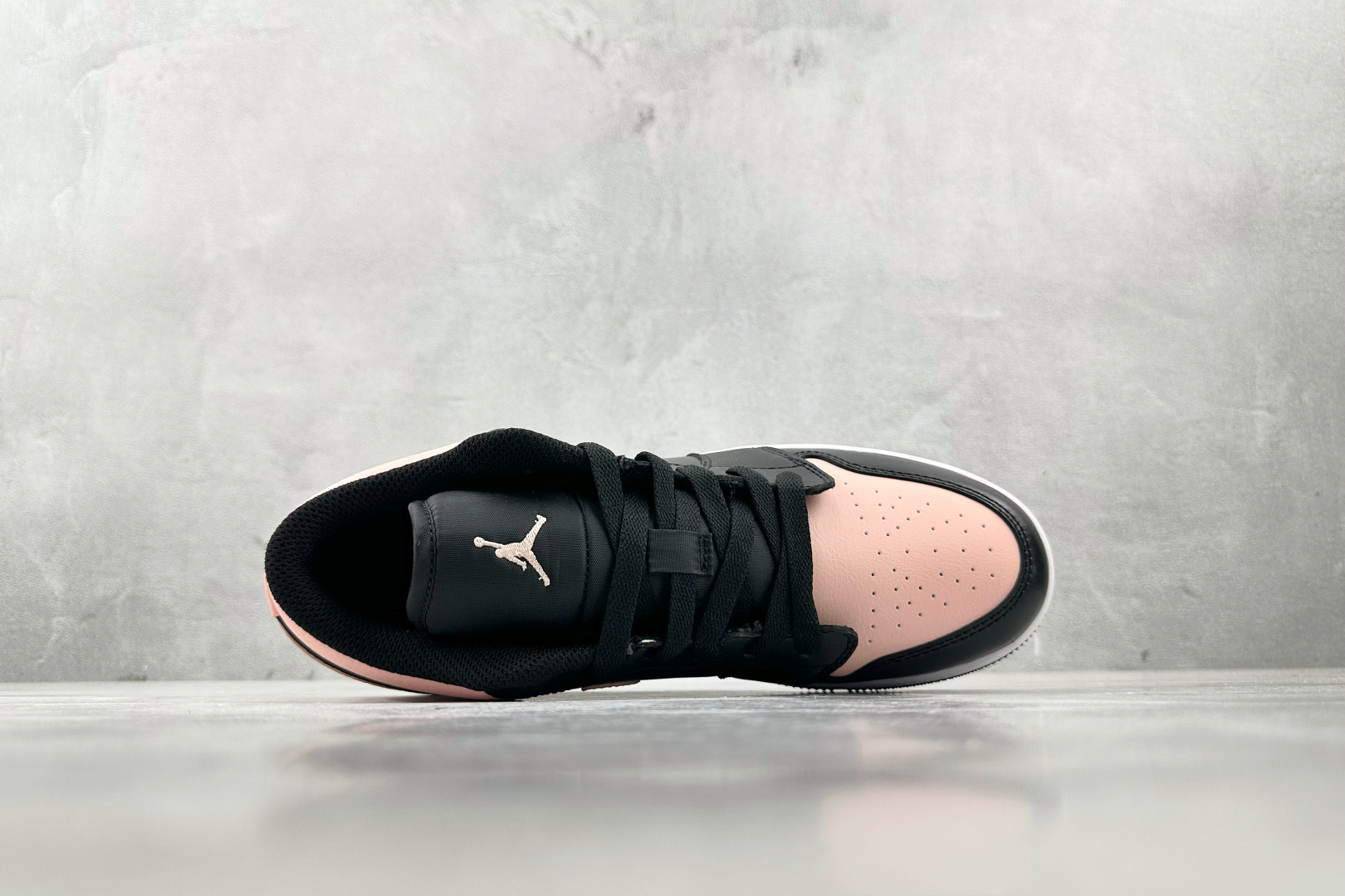 Jordan Air Jordan 1 low ”crimson tint” 黑粉脚趾 553558-034