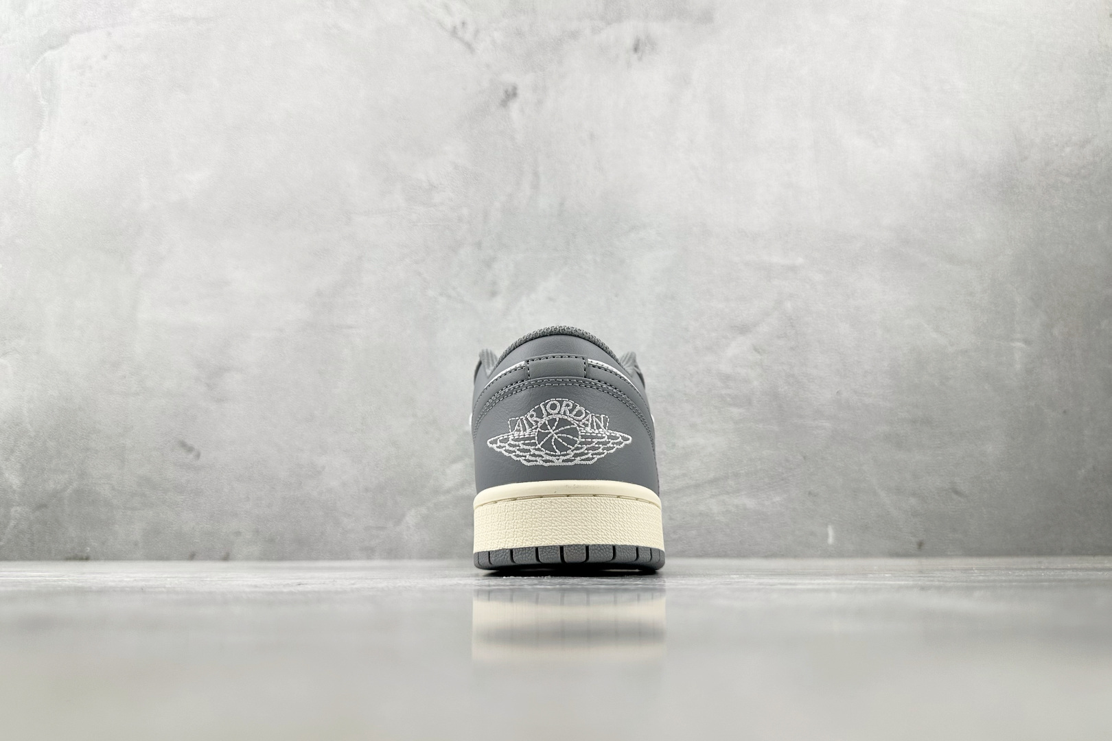 Jordan Air Jordan 1 stealth and white 小dior 灰白 553558-053