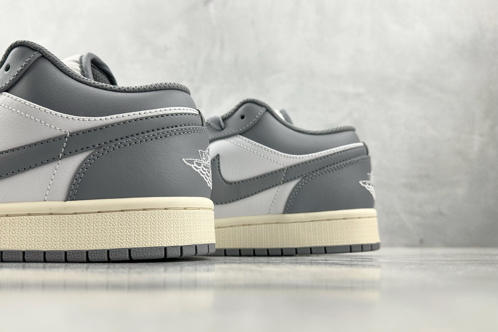 Jordan Air Jordan 1 stealth and white 小dior 灰白 553558-053