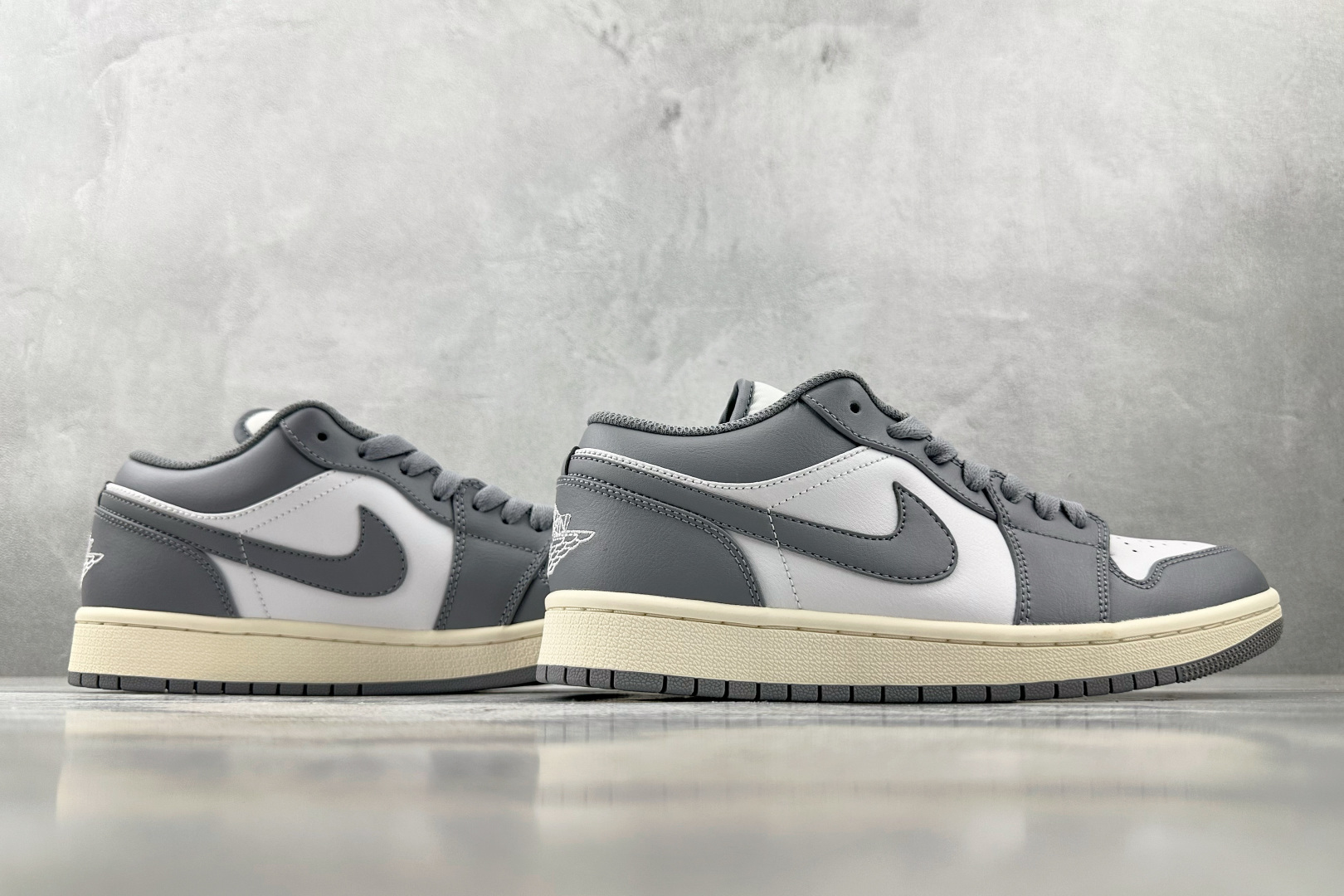 Jordan Air Jordan 1 stealth and white 小dior 灰白 553558-053