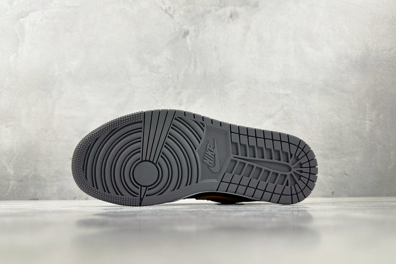 Jordan Air Jordan 1 low 灰黑 FN7308-008